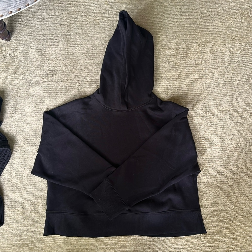 Zara cropped black sweatshirt, never worn, size XL
